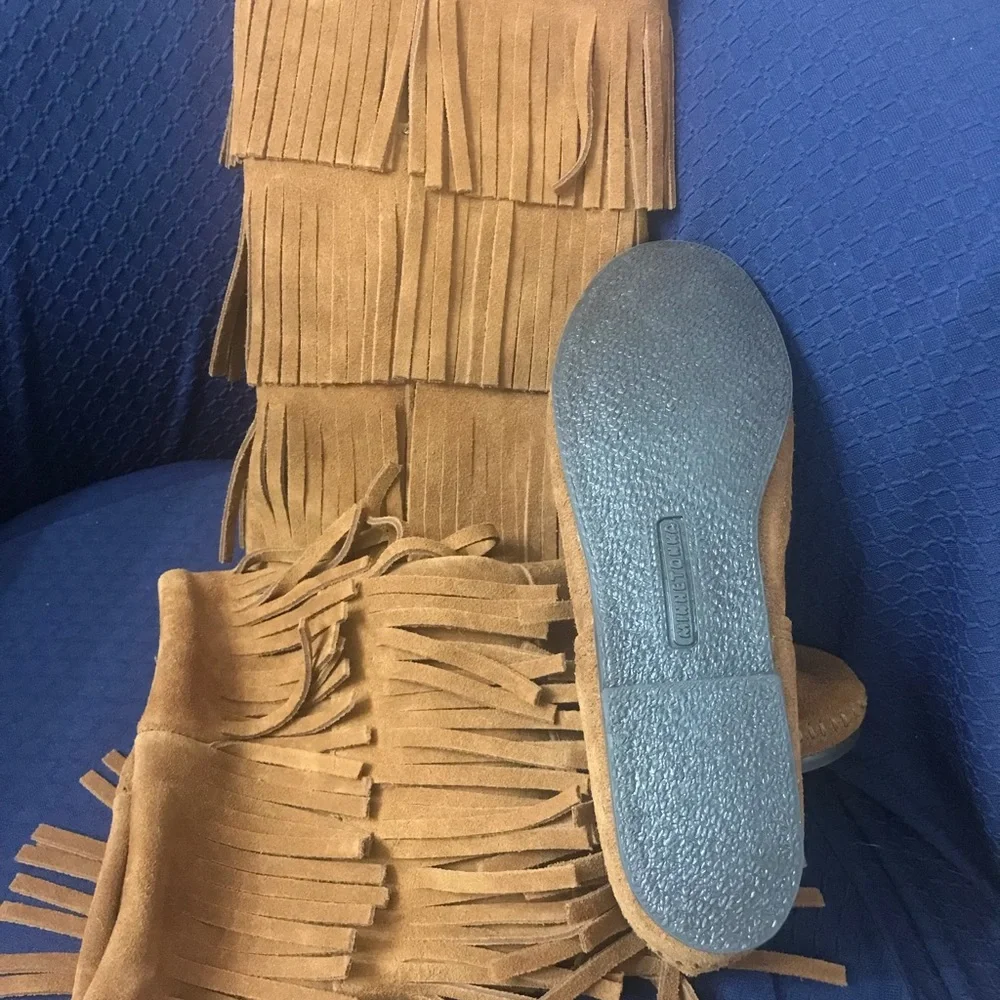 Minnetonka Three Layer Fringe Suede Boot - Brand New! - Picture 2 of 6